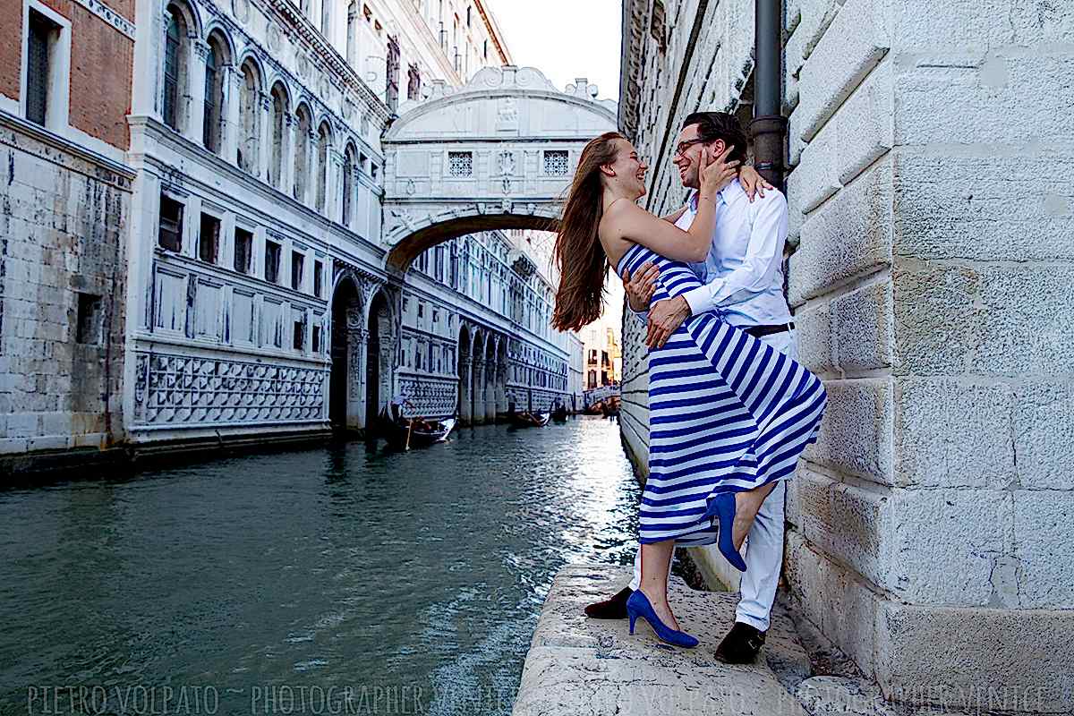 Fotografo a Venezia per servizio fotografico coppia innamorati 