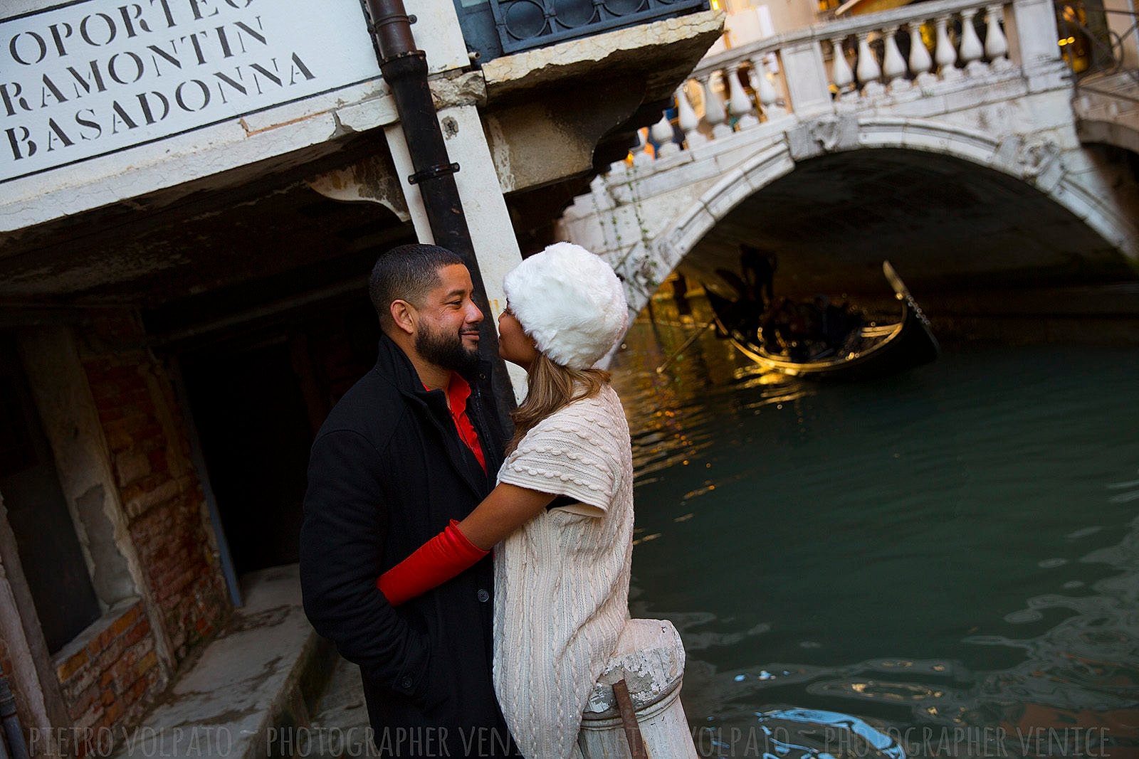 Ingaggiatemi come fotografo per la vostra vacanza romantica a Venezia ~ Foto di una indimenticabile passeggiata e giro in gondola