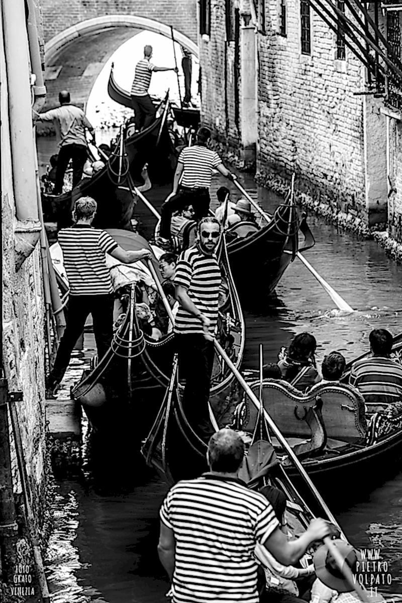 Fotografo professionista per corsi di fotografia e workshop foto personalizzati e individuali a Venezia durante una passeggiata