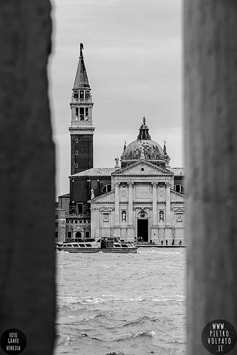 Fotografo professionista per corsi di fotografia e workshop foto personalizzati e individuali a Venezia durante una passeggiata