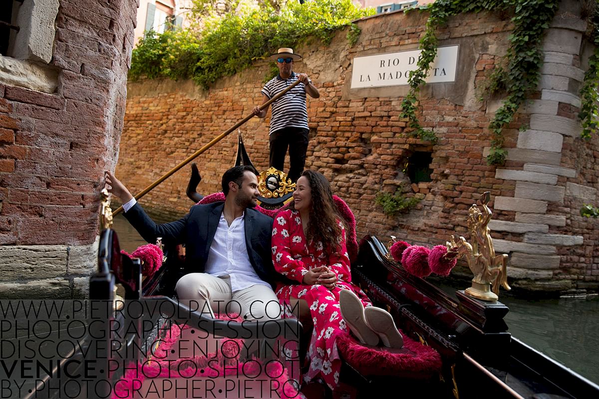 fotografo venezia servizo fotografico gondola