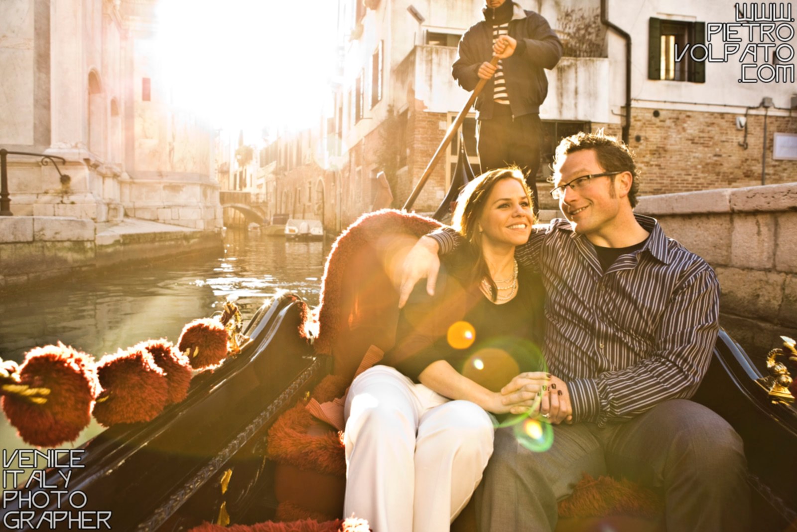 Photographer in Venice Italy for engagement photo shoot and tour for couple on vacation ~ Romantic and fun Venice photo walk