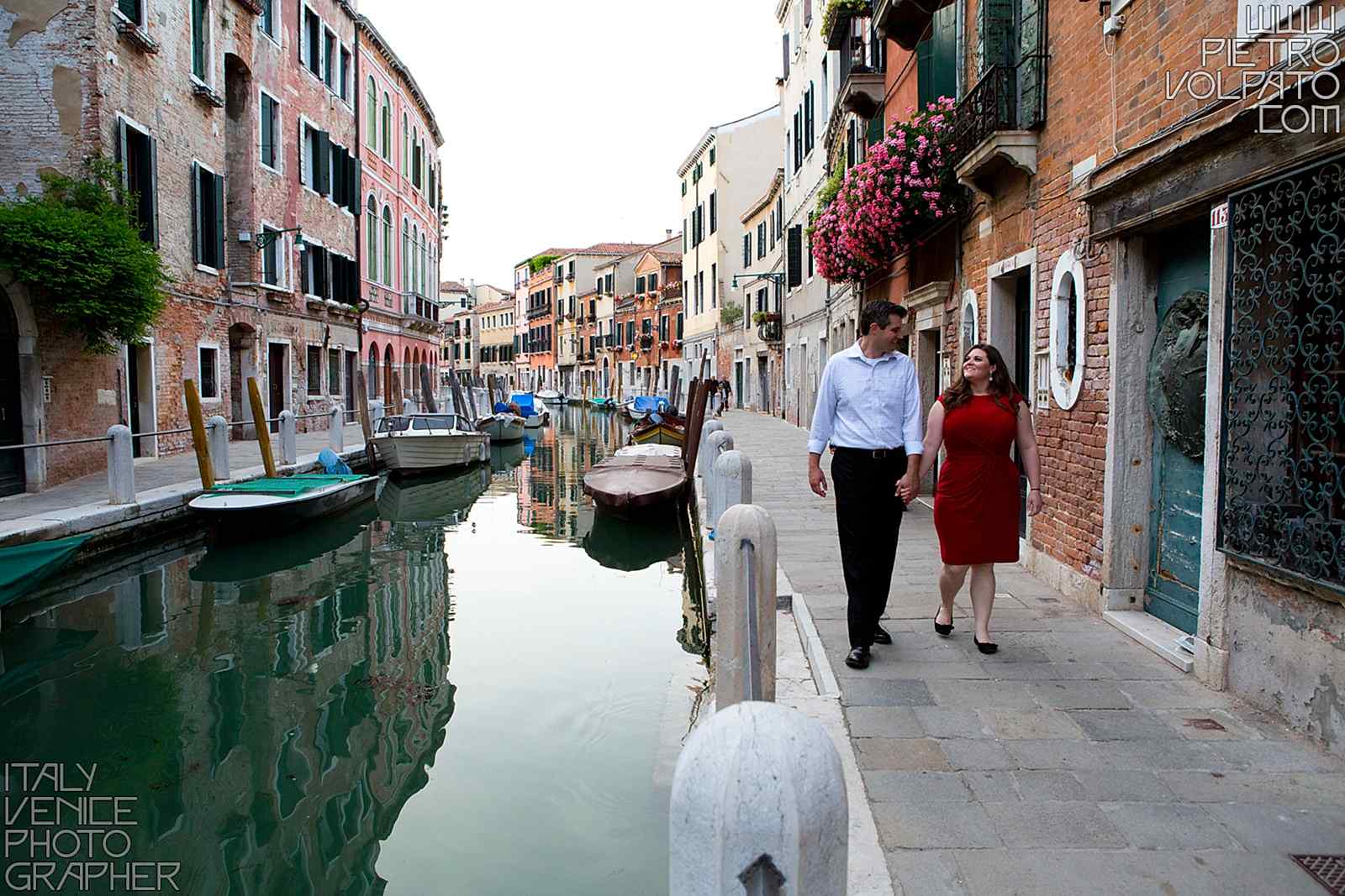 Photographer in Venice for honeymoon photography session during a romantic walking tour ~ Romantic couple vacation photo walk in Venice Italy