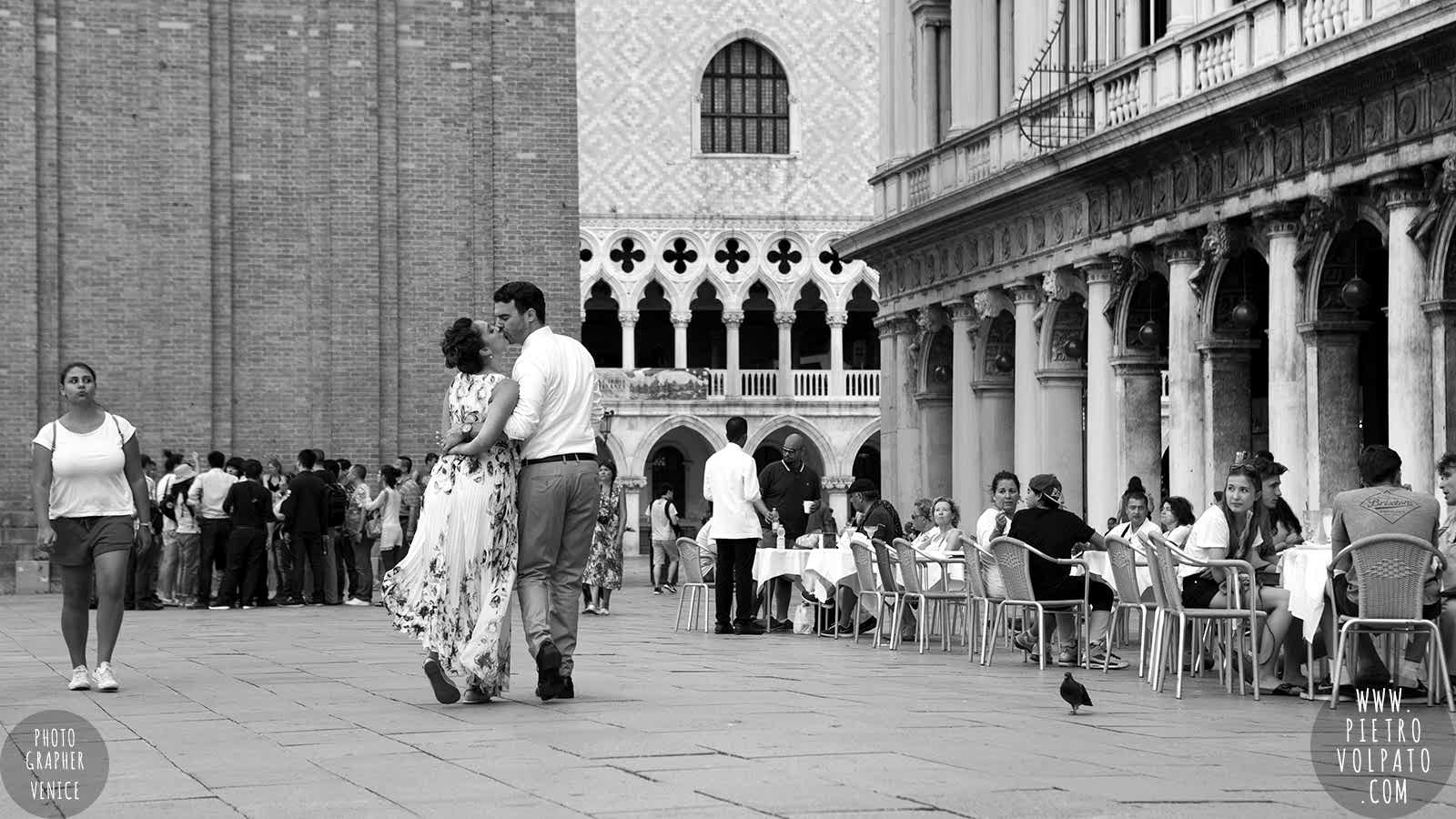 photographer venice italy honeymoon