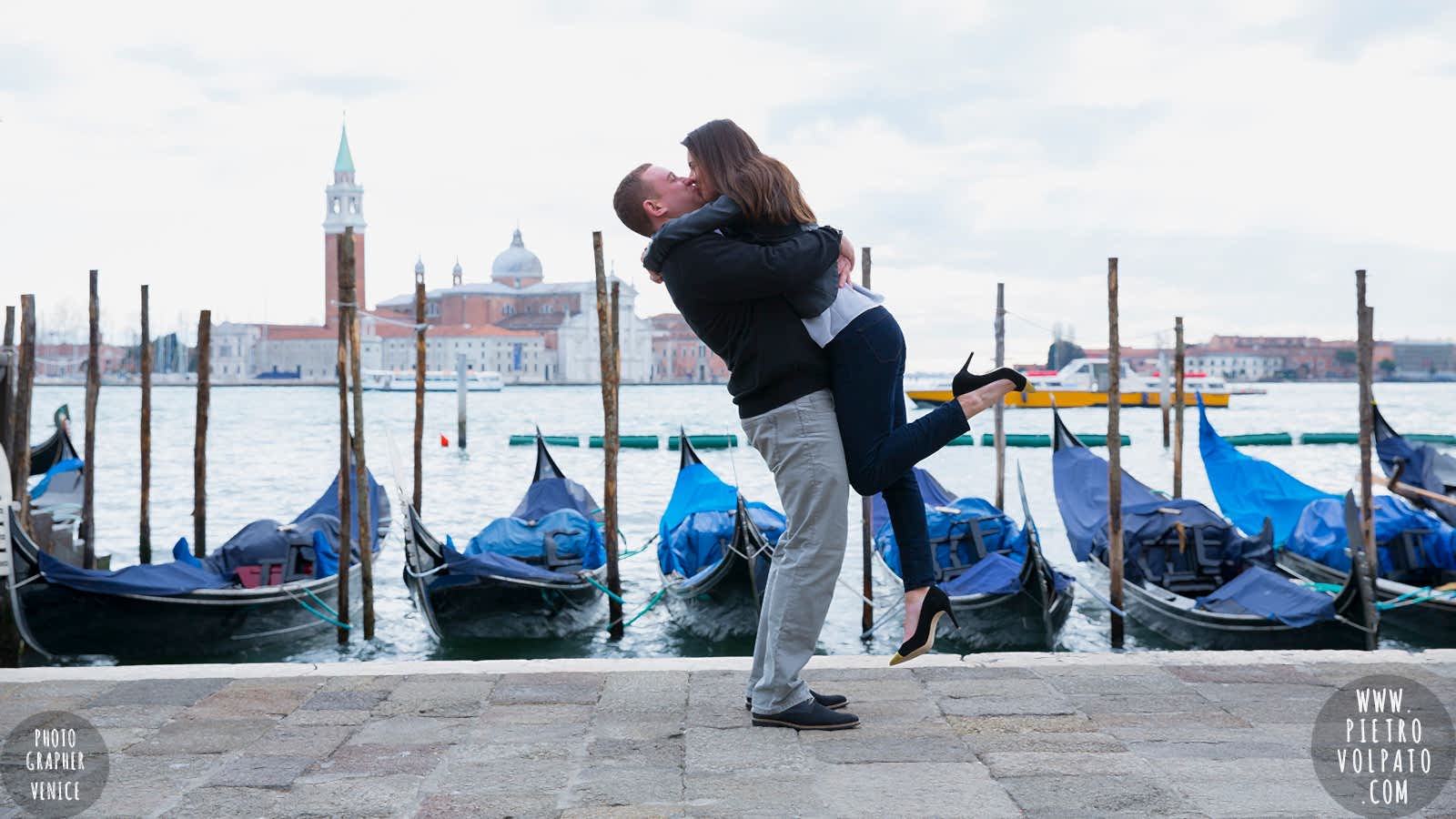 pre wedding love story photoshoot in venice italy photographer pietro volpato