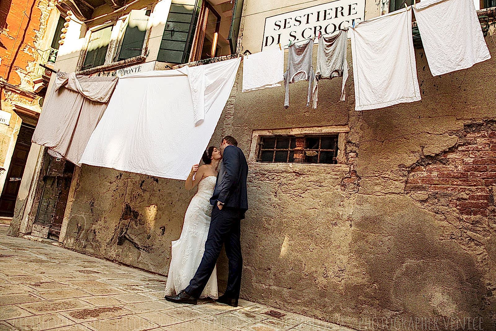 Photographer in Venice Italy for honeymoon photography session ~ Romantic pictures for couple vacation in Venice