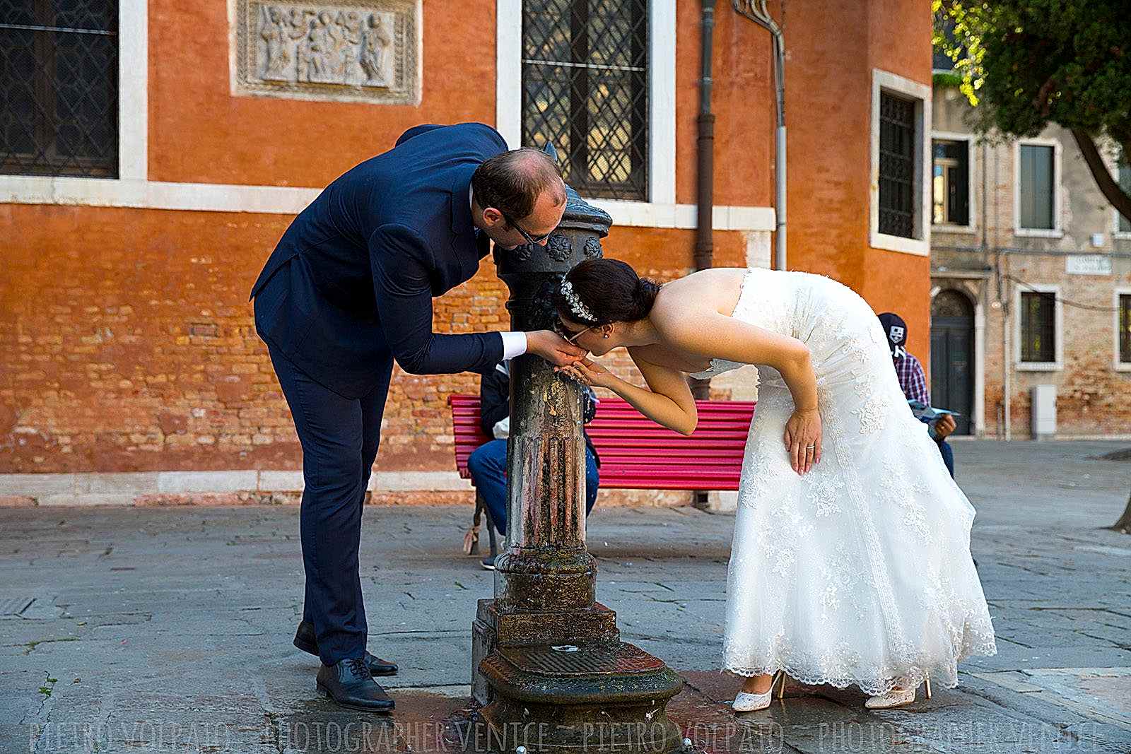 Photographer in Venice Italy for honeymoon photography session ~ Romantic pictures for couple vacation in Venice