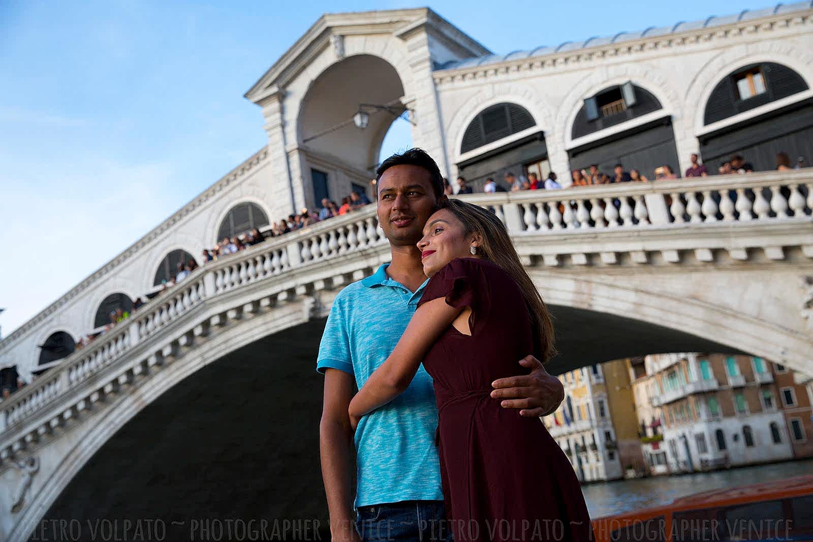 Venice photographer for vacation photo shoot and tour ~ Couple romantic and fun photos ~ Venice photo walk and gondola ride