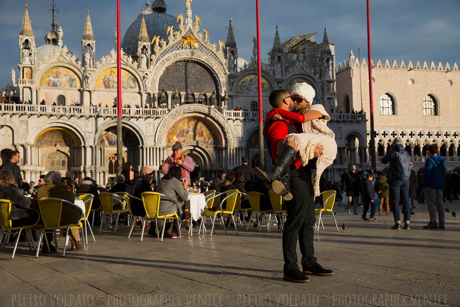 photographer venice love story vacation photos