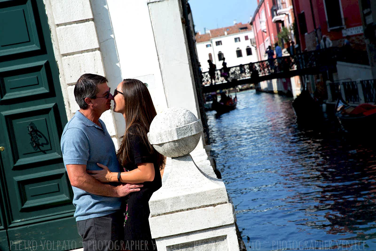 Photographer in Venice italy for couple vacation photography session ~ romantic and fun Venice photo walk and gondola