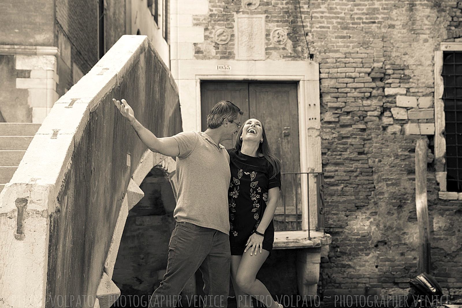 Photographer in Venice italy for couple vacation photography session ~ romantic and fun Venice photo walk and gondola