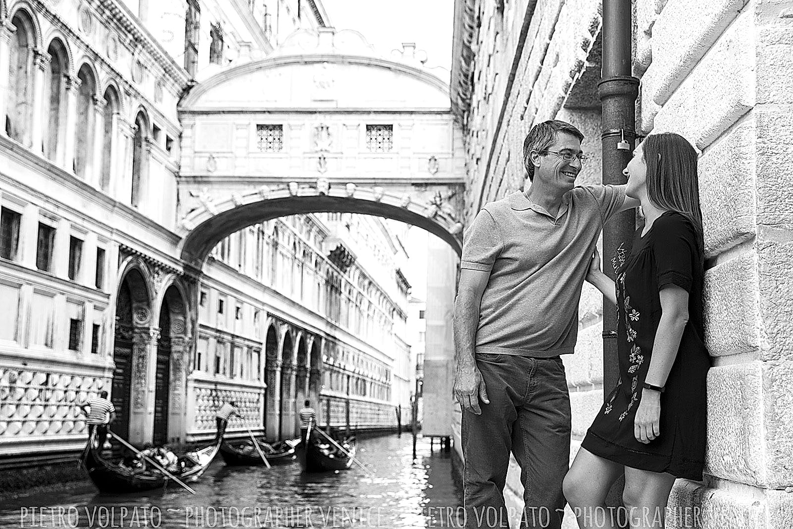 Photographer in Venice italy for couple vacation photography session ~ romantic and fun Venice photo walk and gondola