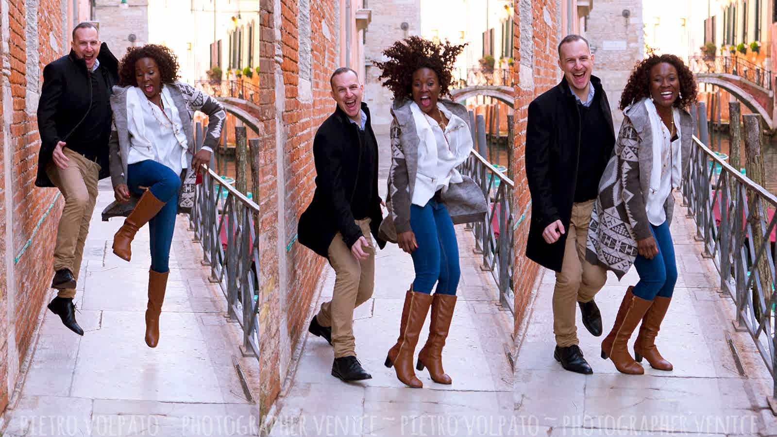 Photographer in Venice for vacation couple photo shoot ~ Having fun and romantic pictures during a walking tour in Venice Italy