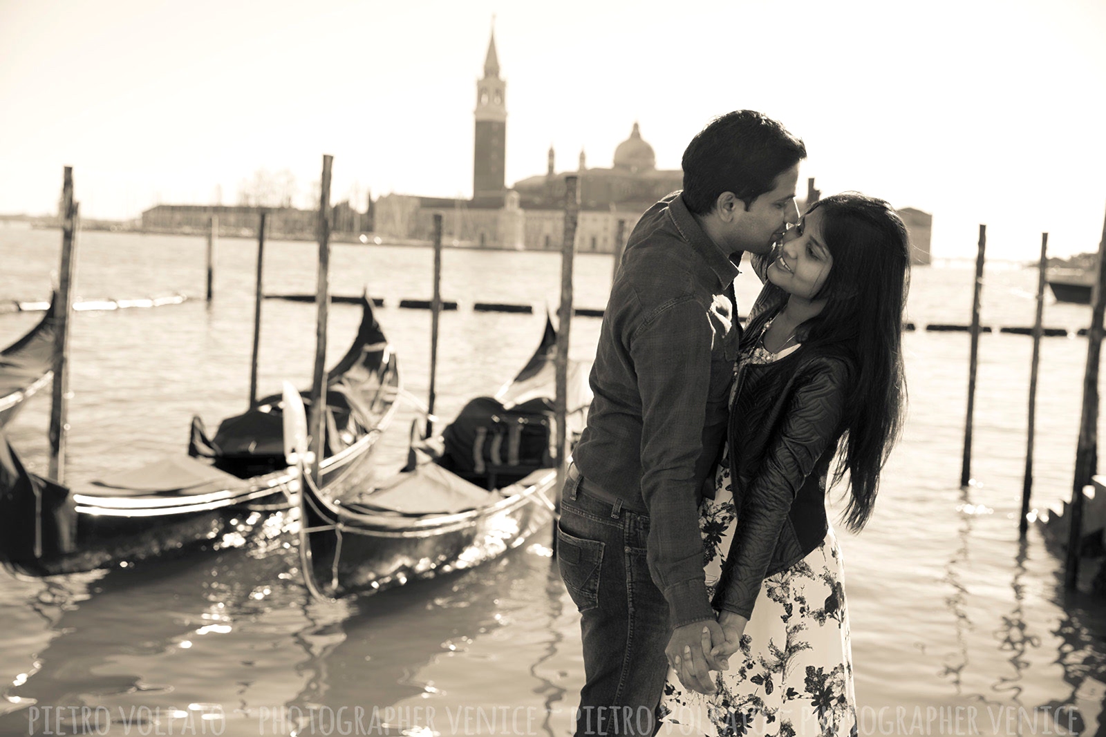 Photographer in Venice Italy for couple vacation photo shoot during an amazing walking tour and gondola ride