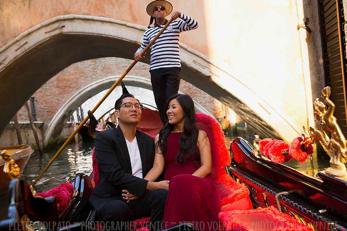 venice honeymoon photo shoot