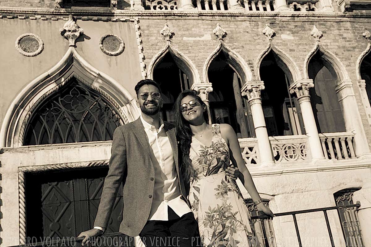 Venice couple photo shoot with professional photographer