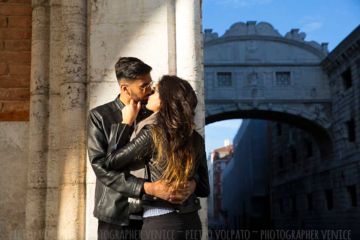 Venice couple photo shoot with professional photographer