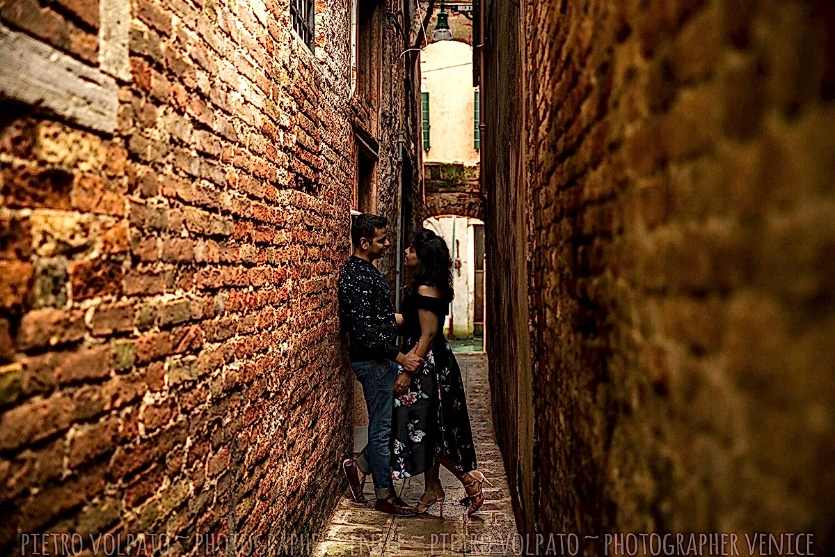 couple photo shoot in venice italy