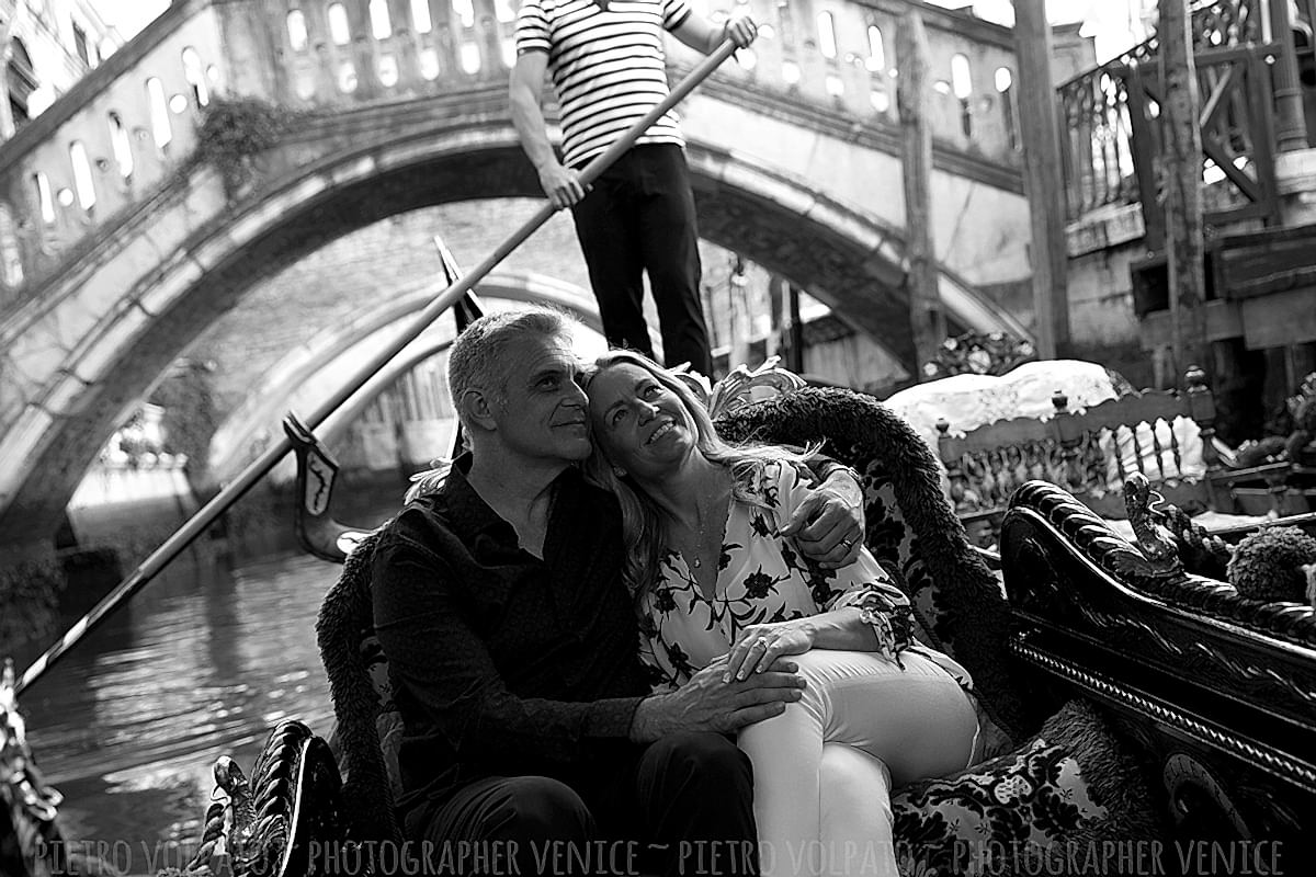 couple photoshoot venice with photographer