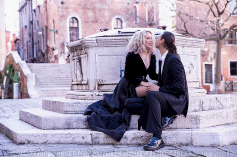 venice photographer for couple photo shoot