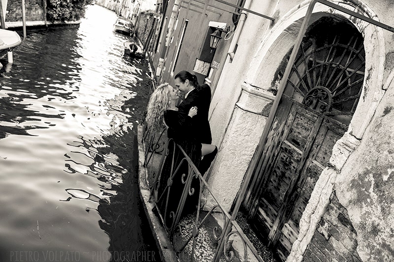 photographer venice couple photo shoot