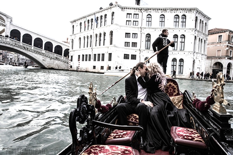 venice couple photo shoot