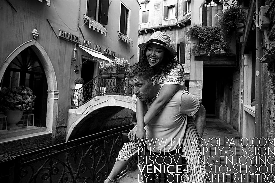 Photoshoot and tour in Venice by photographer Pietro Volpato