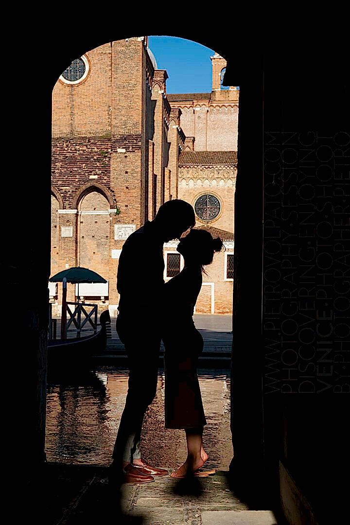 Photo Shoot in Venice Italy for Couples