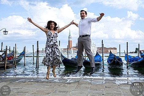 Venice Photographer for Vacation Anniversary Pictures