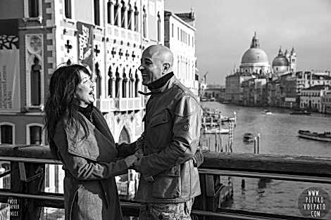 Photographer in Venice for Couple Vacation Photo Session