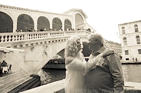 Photographer in Venice for Honeymoon Photo Shoot